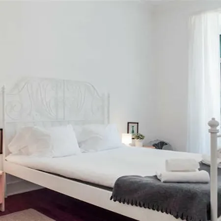 Spacious Tailor Made Bairro Alto Apartment