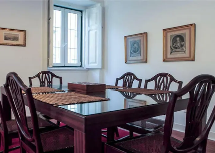 Spacious Tailor Made Bairro Alto * Лісабон