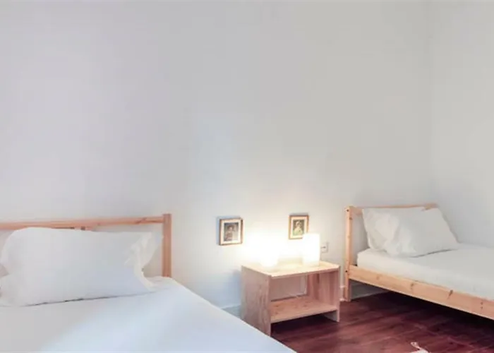 Spacious Tailor Made Bairro Alto * Лісабон
